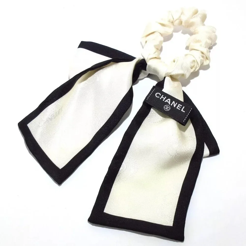 Auth CHANEL Cream Black Silk Other Jewellery - Picture 2 of 7